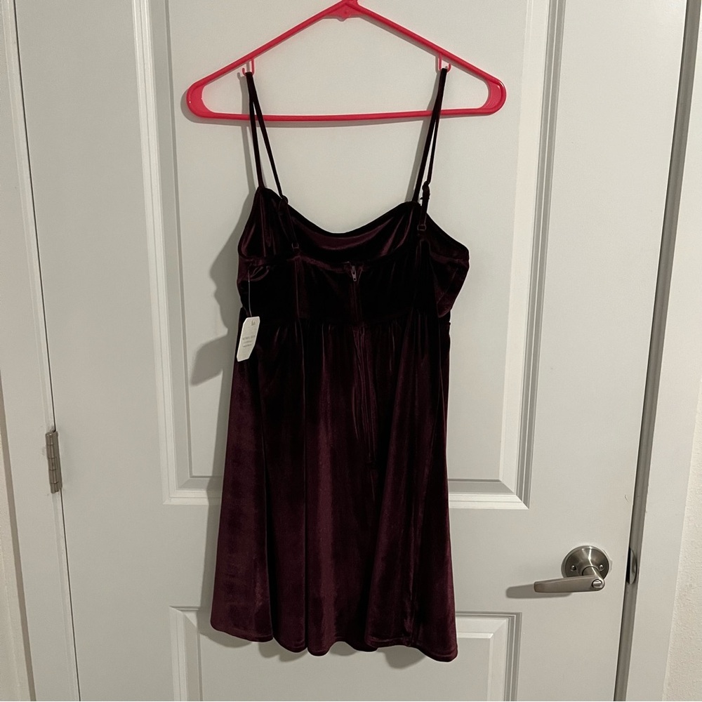 NEW Altar’d State Burgundy Velvet Holiday Mini Dress Size Medium NWT - Picture 7 of 7